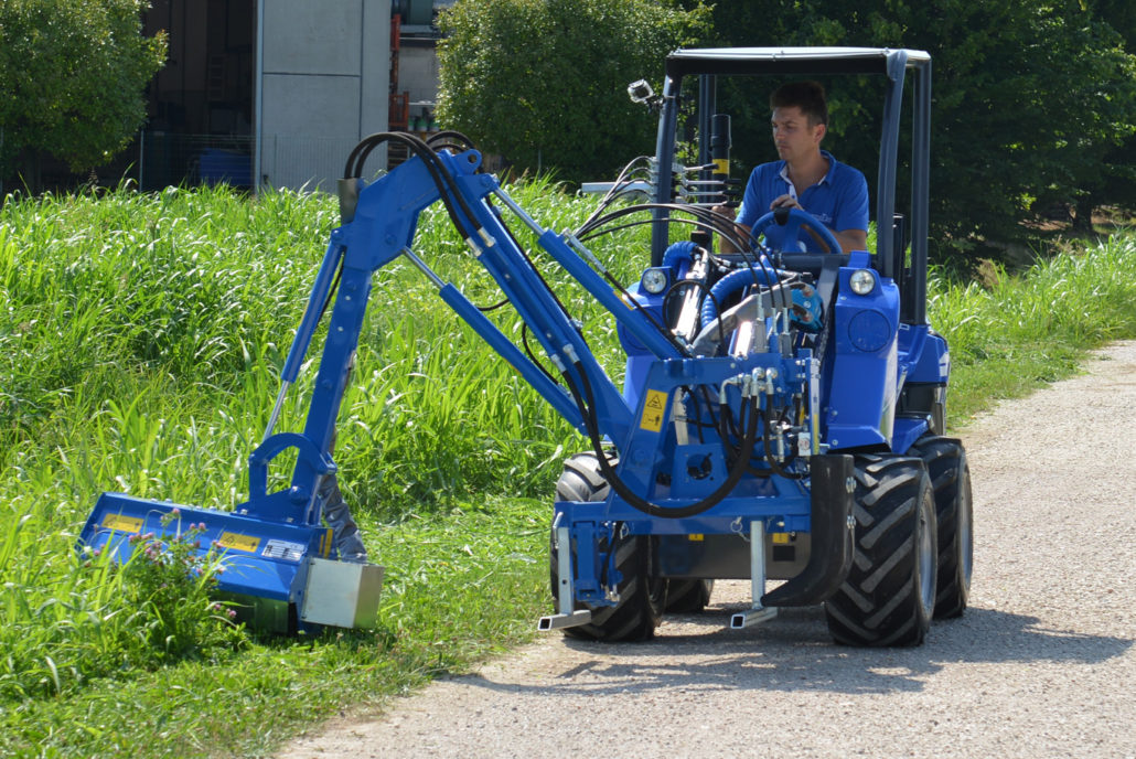 Side Boom With Flail Mower DZ2 - Multione