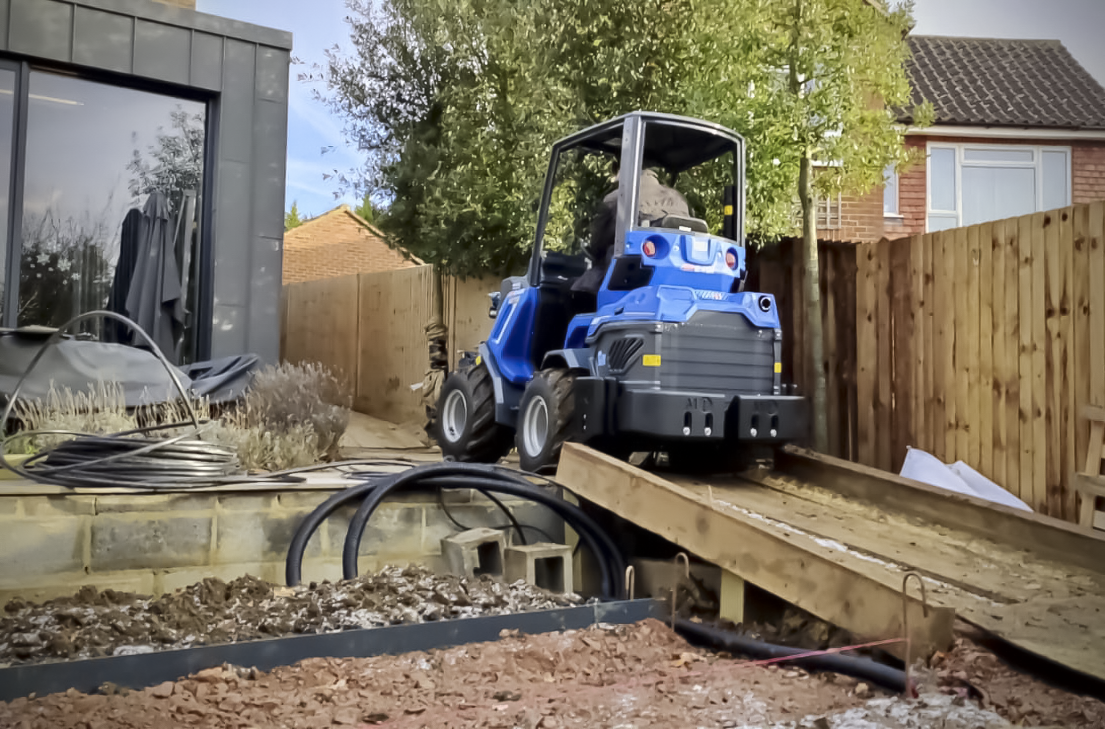 What Makes Articulated Loaders Stand Out? - Multione